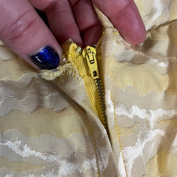 Adorable Short Mod Asian-inspired 1960s Vintage Dress - Picture 3 of 4